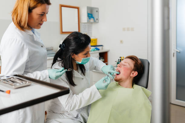 Best Dentist for Tooth Abscess  in San Elizario, TX
